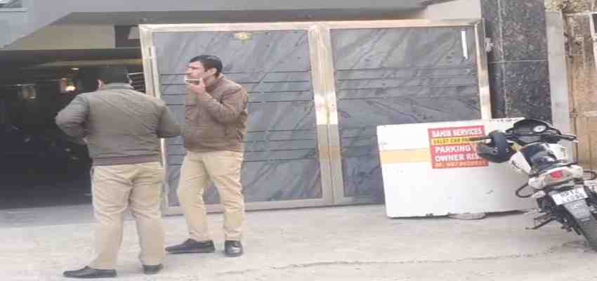 
							DELHI NEWS: पश्चिम विहार में जिम पर गोलीबारी, लॉरेंस बिश्नोई गैंग ने ली जिम्मेदारी; जिम मालिक को धमकी