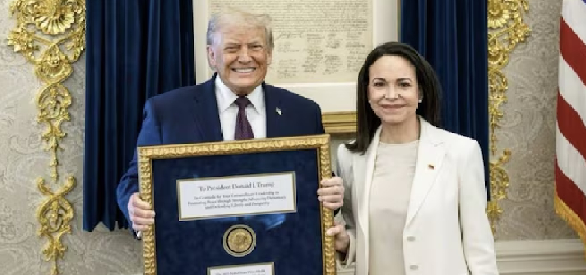 
							वेनेजुएला संकट के बीच ट्रंप का सपना हुआ पूरा, मचाडो ने गिफ्ट की ये खास चीज