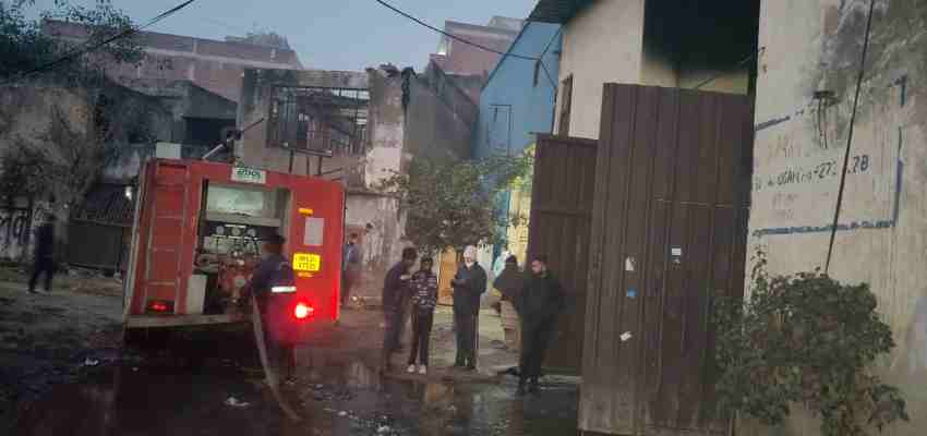 HARYANA NEWS: बहादुरगढ़ में फैक्ट्री में आग लगी, दो युवकों की जिंदा जलकर मौत