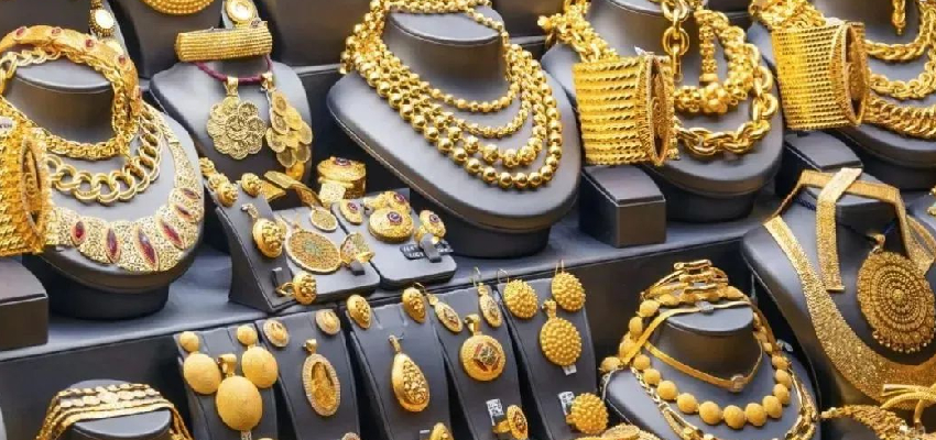 
							Gold-Silver Price Today: सोने पर ब्रेक, चांदी भी फिसली; देखें ताजा कीमतें
