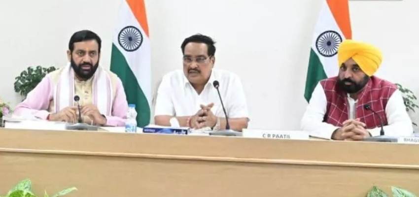 
							एसवाईएल मुद्दे पर हरियाणा और पंजाब के मुख्यमंत्रियों की हुई अहम बैठक, बातचीत को बताया सकारात्मक