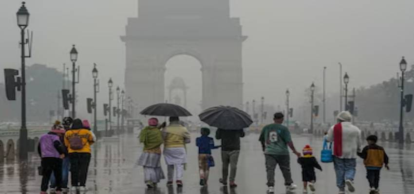 Delhi Weather: दिल्ली में बदलेगा मौसम का मिज़ाज, अगले कुछ घंटों में बारिश-ओले का रेड अलर्ट; बढ़ेगी ठिठुरन