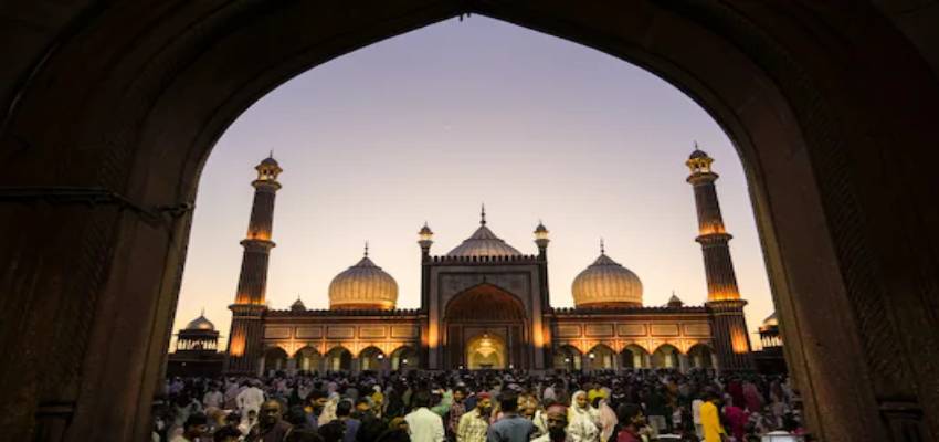 Ramadan 2026: भारत में कब से शुरू होगा रमजान का पाक महीना, यहां देखें चांद निकलने की तारीख