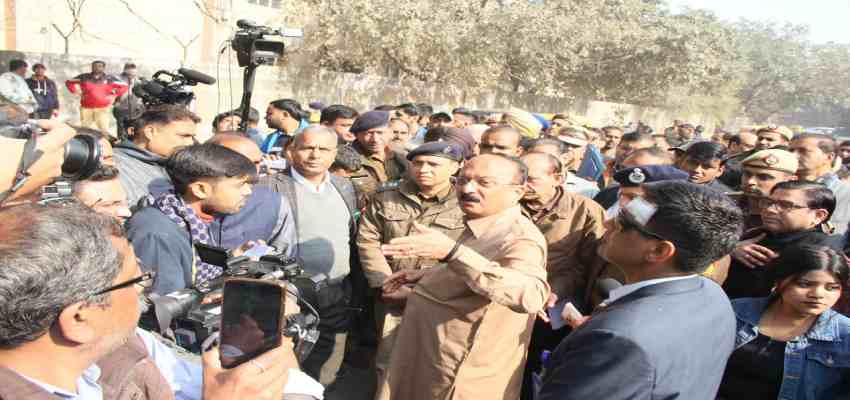 जनकपुरी घटना पर ज़ीरो टॉलरेंस, शहरी विकास मंत्री आशीष सूद ने किया घटनास्थल का निरीक्षण, निलंबन और गिरफ्तारी की कार्रवाई शुरू