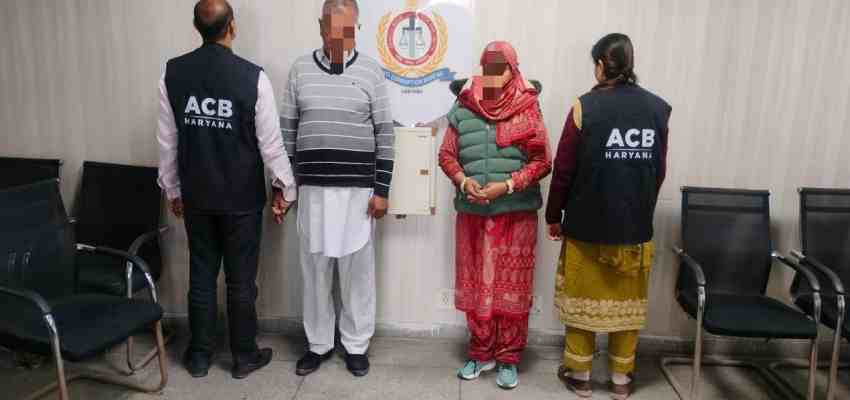 HARYANA NEWS: पटवारी और निजी व्यक्ति रिश्वत लेते हुए गिरफ्तार, खरखौदा पंचायत कार्यालय में हड़कंप