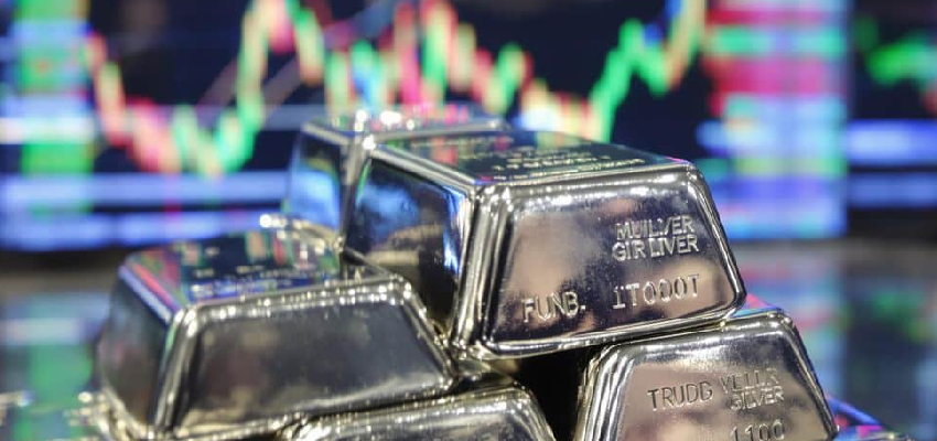 चांदी की कीमत में आई भारी गिरावट, जानें कितना सस्ता हुआ सिल्वर