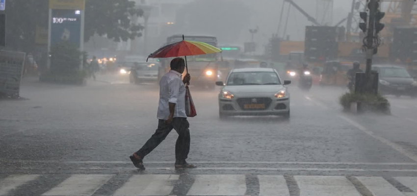 Aaj Ka Mausam: कहीं धूप तो कहीं बारिश...कई राज्यों में बारिश का अलर्ट, जानें दिल्ली-UP-हरियाणा का मौसम