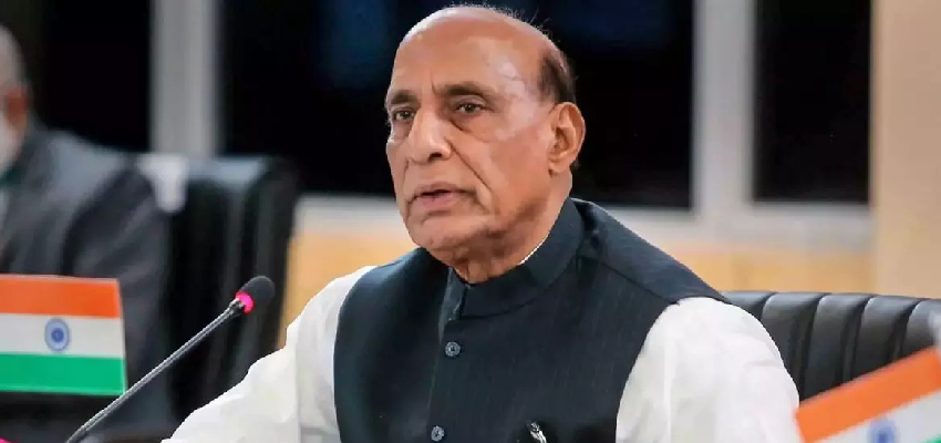 रक्षा मंत्री राजनाथ सिंह का आया बयान, बोले- सेना के रिटायर्ड अधिकारी लिख सकते हैं किताब