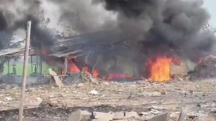 Andhra Pradesh: पटाखा फैक्ट्री में दर्दनाक हादसा; विस्फोट में 7 लोगों की मौत;17 लोग झुलसे