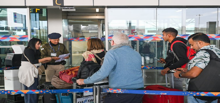 अमेरिका-इजरायल-ईरान तनाव से हवाई यात्रा ठप, 700 से ज्यादा उड़ानें रद्द