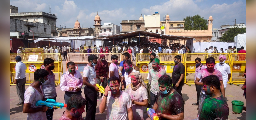 संभल में होली की खास तैयारी...पहली बार 68 तीर्थों पर बिखरेंगे रंग; सुरक्षा के मद्देनज़र धारा 163 लागू