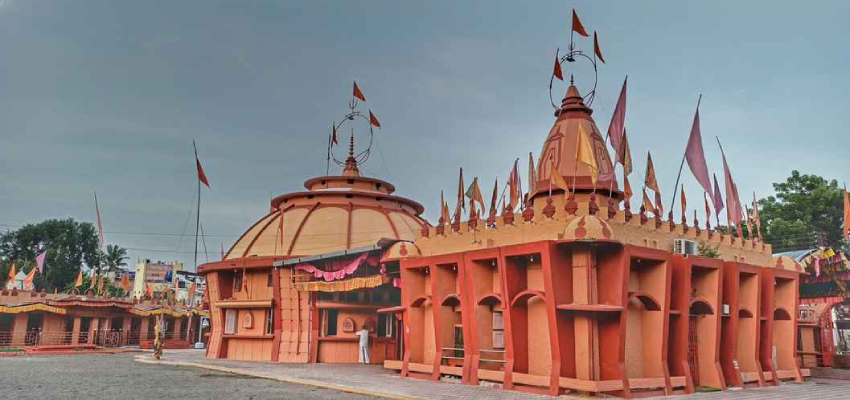 
							Chandra Grahan 2026: चंद्रग्रहण भी रोक नहीं पाया इस मंदिर की आस्था, 24 घंटे खुले रहते हैं द्वार