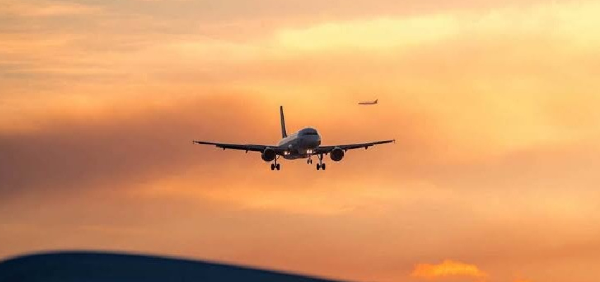 मिडिल ईस्ट संकट का असर...दिल्ली एयरपोर्ट पर 80 अंतरराष्ट्रीय उड़ानें रद्द, सऊदी जाने वालों के लिए खुशखबरी