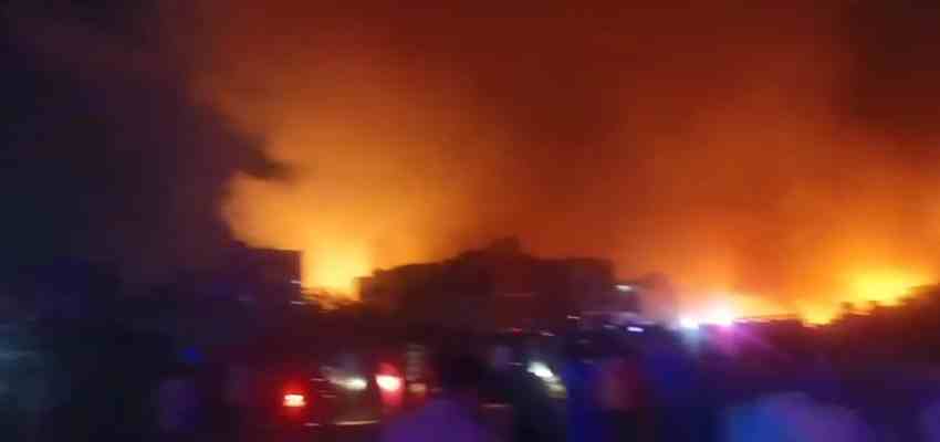 Delhi Fire: दिल्ली के उत्तम नगर में आग का तांडव,  300 से 400 झुग्गियां जलकर हुई राख