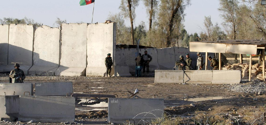 
							पाकिस्तान के हवाई हमले में काबुल में 4 लोगों की मौत, सीमा पर बढ़ा तनाव