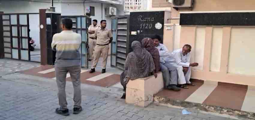 
							HARYANA NEWS: बुजर्ग ने भाभी की गला रेतकर की हत्या, फिर खुद फांसी लगाकर कर की आत्महत्या, परिवाप में मातम