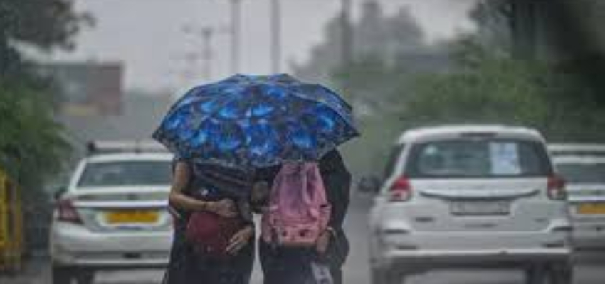 Aaj Ka Mausam: 13 राज्यों में तूफानी हवाओं के साथ होगी झमाझम बारिश, जानें दिल्ली में कैसा रहेगा मौसम