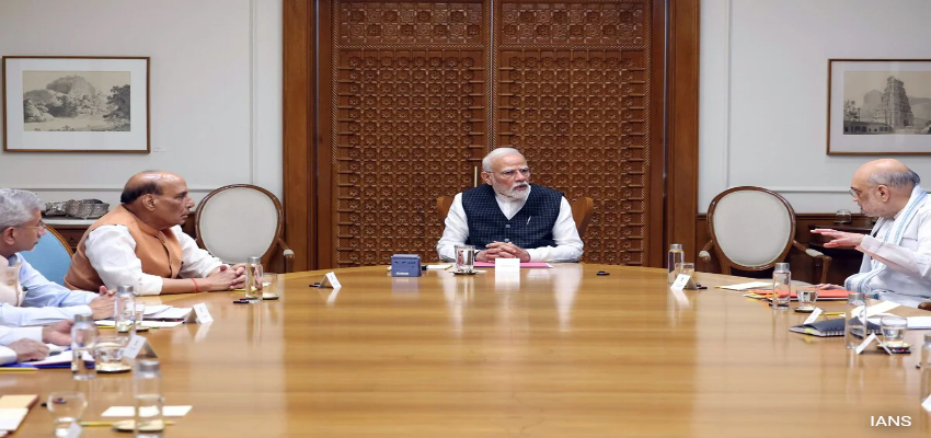 PM Chairs Cabinet Meeting:मिडिल ईस्ट संकट पर पीएम मोदी की उच्चस्तरीय बैठक, जानें क्या लिए गए फैसले