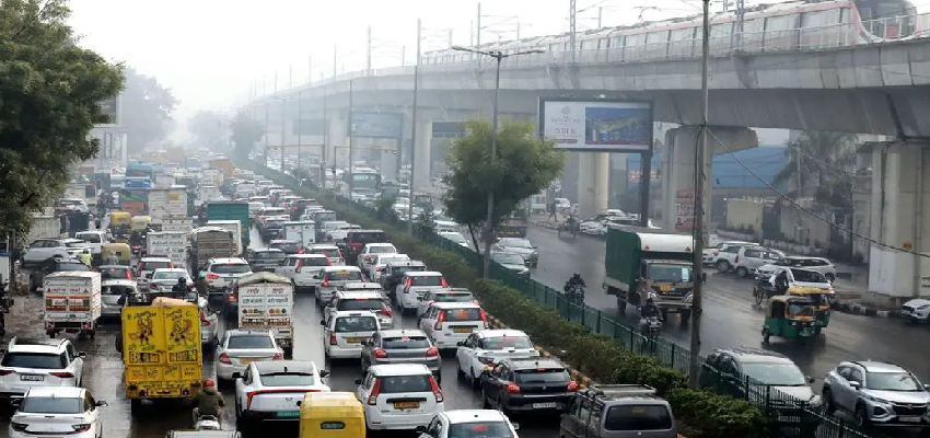 नवरात्रि के दौरान दिल्ली के कई मार्गों पर ट्रैफिक प्रतिबंध, जानें कौन-सा रूट हुआ डायवर्ट
