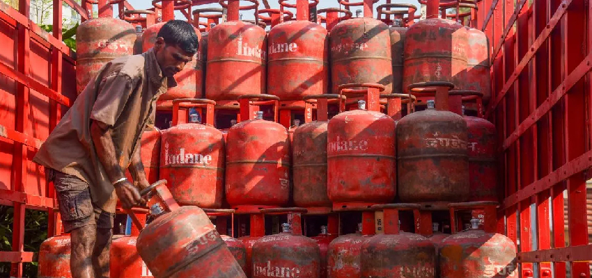LPG सिलेंडर बुकिंग नियमों पर सरकार का बड़ा बयान, कहा- 25 से 35 दिन की अफवाह गलत