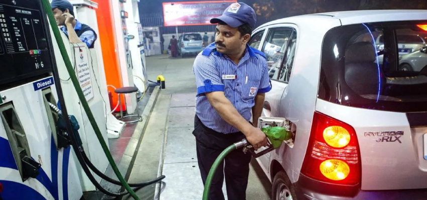 
							Fuel Crisis Update: पेट्रोल ₹10 प्रति लीटर सस्ता, डीजल पर एक्साइज ड्यूटी कितनी? जानें नई दरें