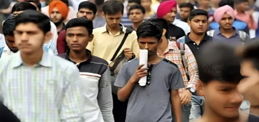 
								Sarkari Jobs: क्या सरकारी नौकरी की कर रहे हैं तलाश, 2500 से ज्यादा पदों पर होने जा रही भर्ती; मिलेगी बंपर सैलरी