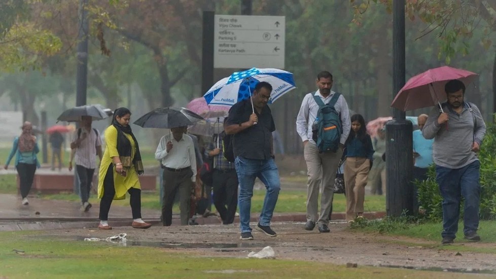 Aaj Ka Mausam: उत्तर भारत में नया पश्चिमी विक्षोभ एक्टिव, पंजाब-हरियाणा समेत कई राज्यों में आंधी-बारिश के आसार