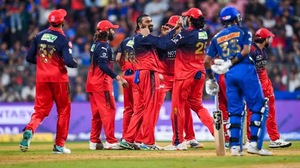 IPL 2026 में प्लेऑफ की जंग तेज, 15 मैच शेष, 8 टीमें रेस में... क्रिकेट का रोमांच चरम पर