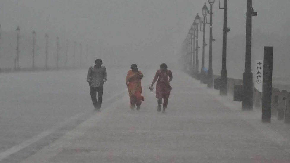 Aaj Ka Mausam 5 September 2026: देश को 17 राज्यों में प्रचंड बारिश की संभावन, बिजली-वज्रपात का भी खतरा, IMD ने जारी किया अलर्ट