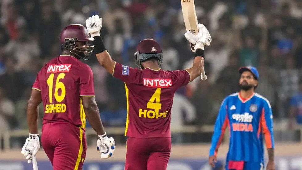 IND vs WI 3rd T20: इंदौर में होगी चौके-छक्कों की बारिश? वेस्टइंडीज के पावर हिटर्स से निपटने के लिए भारत बदलेगा प्लेइंग-11!