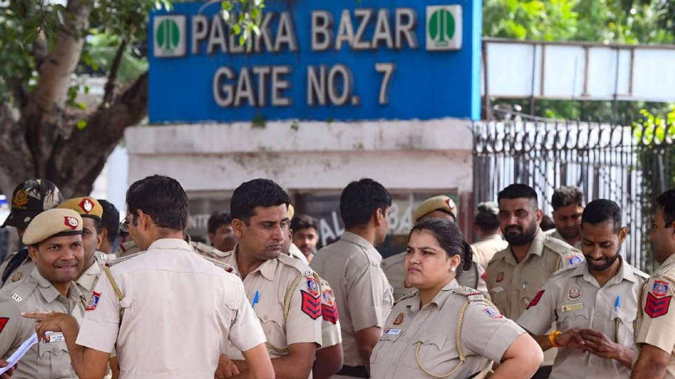 CJP Protest:अभिजीत दिपके के बाद नेहा बोरा भी हिरासत में, कनॉट प्लेस में कड़ी सुरक्षा