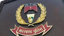 गढ़वा में पेड़ से लटकी मिली लाश, 48 घंटे बाद हुआ खौफनाक खुलासा; घर के ये दो लोग निकले आरोपी