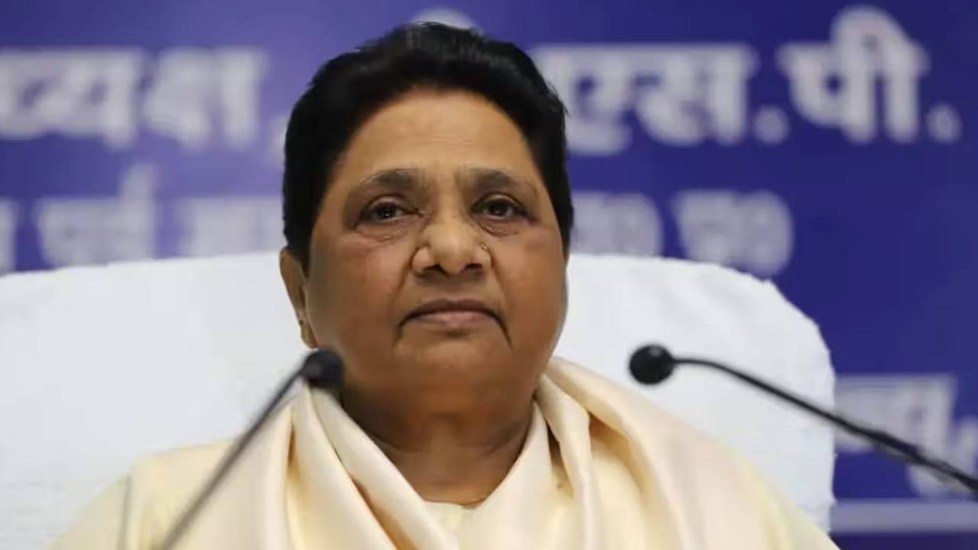 मायावती का फिर बड़ा फैसला...दीपिका आनंद को भी BSP से दूर रखेंगी, ईशान को देंगी जिम्मेदारी