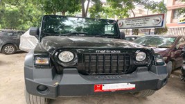 Delhi News: सड़क पर फिसली बाइक, पीछे से आ रही Thar से टक्कर; दो की मौत