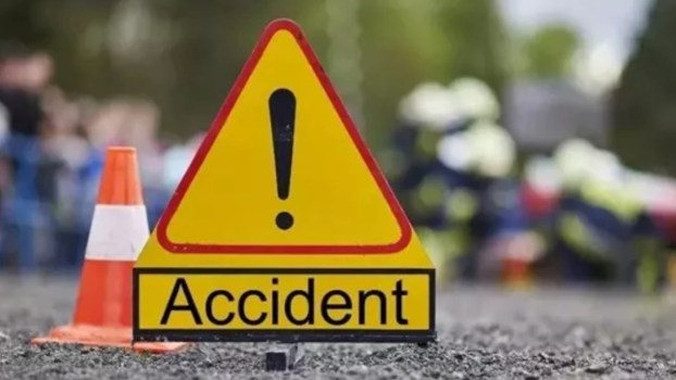 Punjab News: पंजाब में दर्दनाक सड़क हादसा, श्रद्धालुओं से भरी बस पलटी, 6 लोगों की मौत और 15 घायल