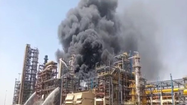 राजस्थान रिफाइनरी में आग से उद्घाटन टला, दुनिया भर में तेल संयंत्रों में आग की घटनाओं पर उठे सवाल