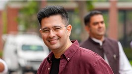 Raghav Chadha Net Worth: कितनी संपत्ति के मालिक हैं राघव चड्ढा, जानें क्या है उनकी मंथली सैलरी?