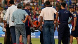 IPL 2026: आईपीएल में हुआ बड़ा हादसा! विदेशी खिलाड़ी को मैच के दौरान एंबुलेस से ले जाया गया अस्पताल