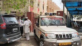 शादी से लौट रहे दो दोस्तों का हुआ एक्सीडेंट, एक ने तोड़ा दम, दूसरा गंभीर रूप से घायल