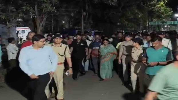 MP Road Accident: मजदूरों से भरा हुआ पिकअप अनियंत्रित होकर पलटा, 15 मजदूरों की मौत की पुष्टि
