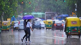 Aaj Ka  Mausam: भारी बारिश को लेकर IMD का अलर्ट, दिल्ली-हरियाणा समेत 13 राज्यों में मौसम बिगड़ने की आशंका