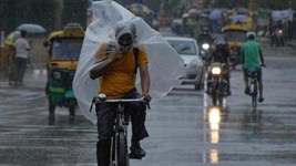 Aaj Ka Mausam: दिल्ली-हरियाणा में बदलेगा मौसम का मिजाज, 60KM रफ्तार वाली आंधी और बारिश का अलर्ट जारी