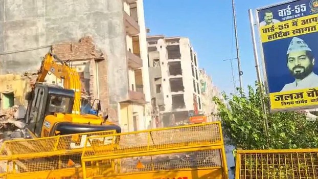 शालीमार बाग में 150 मकानों पर चला बुलडोजर, सड़क चौड़ीकरण के लिए उठाया गया ये कदम