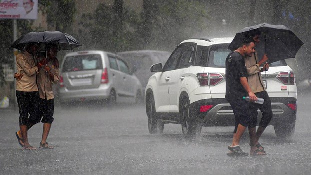Aaj ka Mausam: उत्तर भारत में बारिश और आंधी का अलर्ट, कई राज्यों में तेज हवाओं की चेतावनी