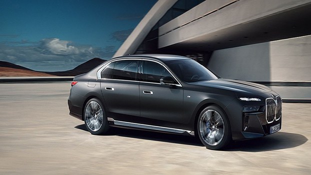 BMW की कारें होंगी महंगी, जानें 1 जुलाई से कितनी बढ़ेगी कीमत