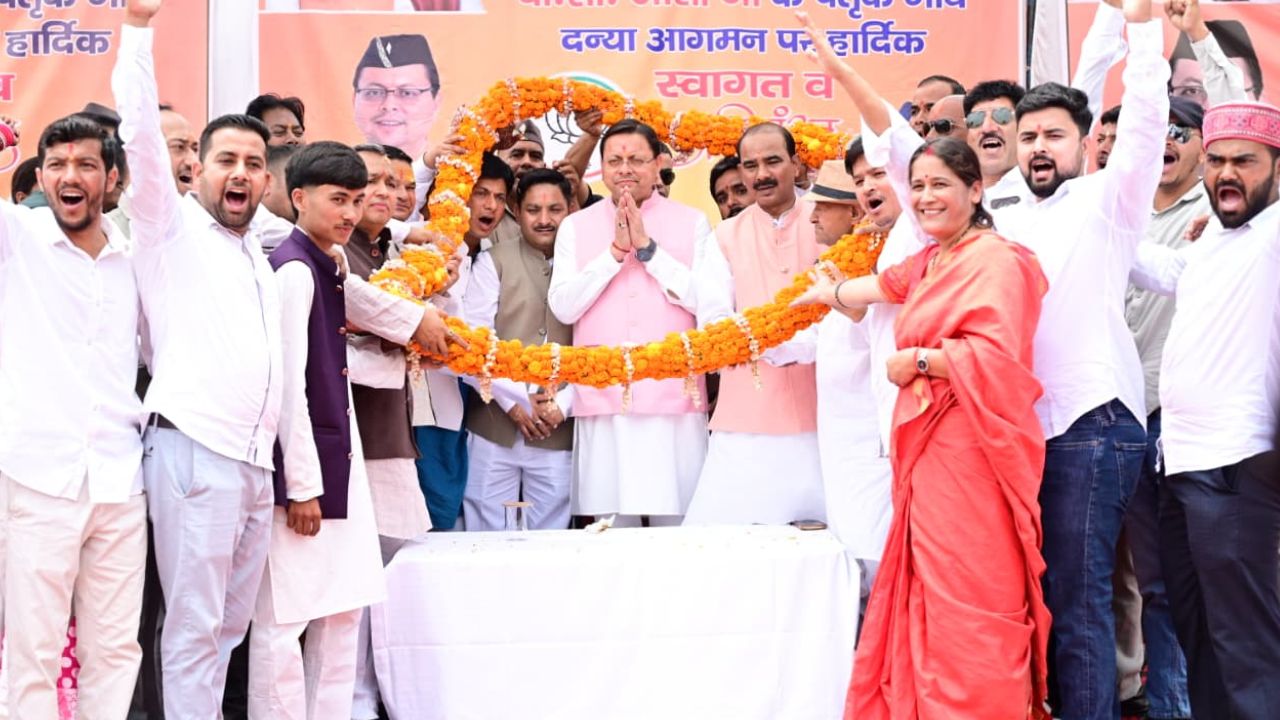 Uttarakhand News: CM धामी ने दन्या में जनसभा को किया संबोधित, क्षेत्र के विकास की कई योजनाओं पर लगाई मुहर