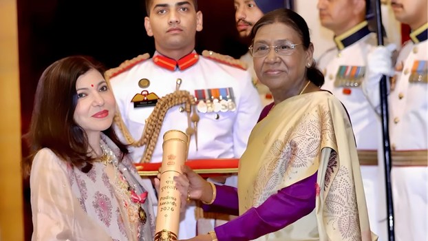 पद्म भूषण समारोह के बाद अलका याग्निक ने शेयर किया भावुक पोस्ट, सेहत पर दिया बड़ा अपडेट; बोलीं - मुश्किल दौर से...