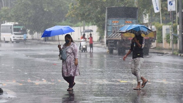 Aaj Ka Mausam 05 October: आज कहां होगी मूसलाधार बारिश? घर से निकलने से पहले देख लें IMD का ताजा अपडेट