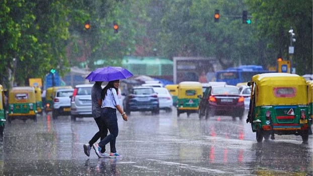 Aaj Ka Mausam 20 August: दिल्ली के कुछ इलाकों में मूसलाधार बारिश, देश के अन्य राज्यों में भी बरसेंगे बादल; यहां पढ़ें 20 अगस्त का मौसम अपडेट
