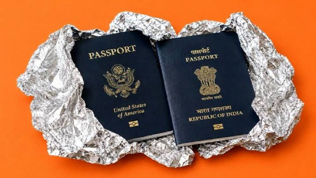 पासपोर्ट को एल्युमिनियम फॉयल में लपेटकर क्यों रख रहे हैं लोग? जानें क्या है इसकी वजह और कितना सुरक्षित है यह तरीका